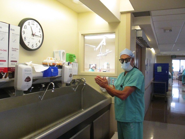 Dr. Dresner scrubs in for surgery at Huntington Ambulatory Surgery Center in Pasadena.